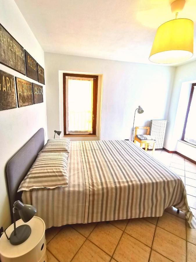 Old Town Apartment With Terrace - Live Love Lake Peschiera del Garda Exteriör bild