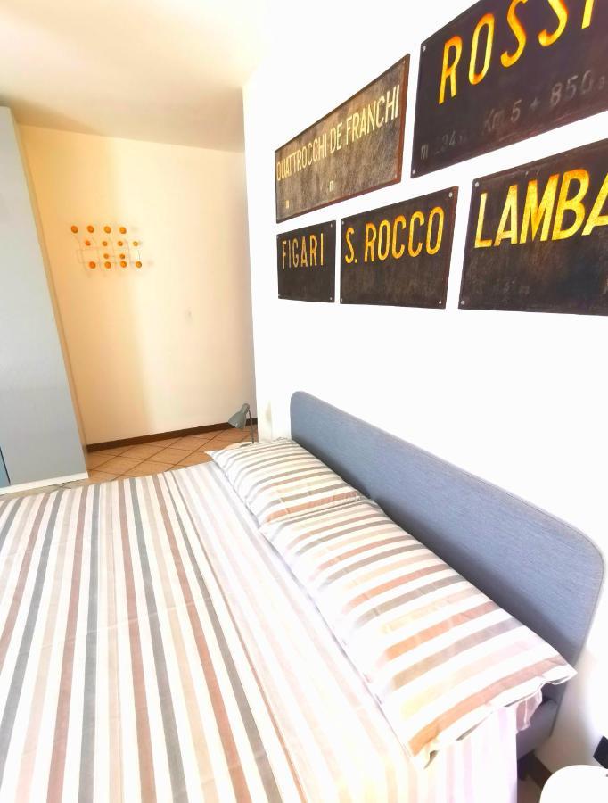 Old Town Apartment With Terrace - Live Love Lake Peschiera del Garda Exteriör bild