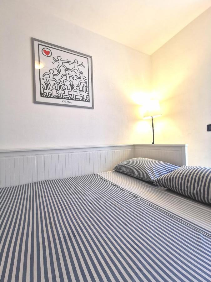 Old Town Apartment With Terrace - Live Love Lake Peschiera del Garda Exteriör bild