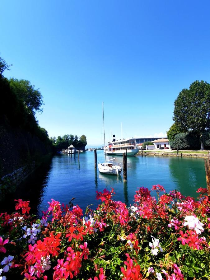 Old Town Apartment With Terrace - Live Love Lake Peschiera del Garda Exteriör bild